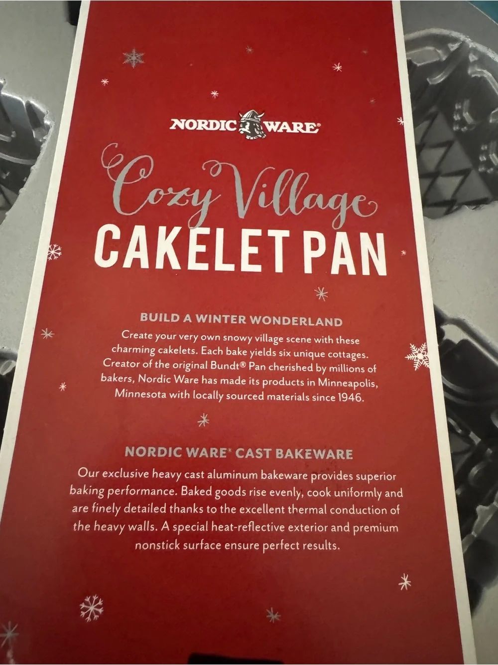 Nordic Ware Cozy Village Cakelet Village Pan